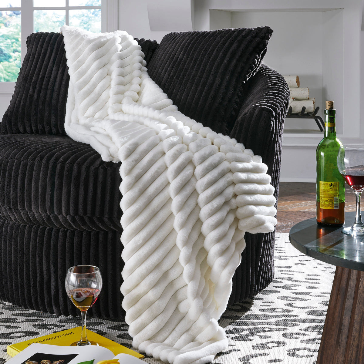 Alsonwell Throw (White)